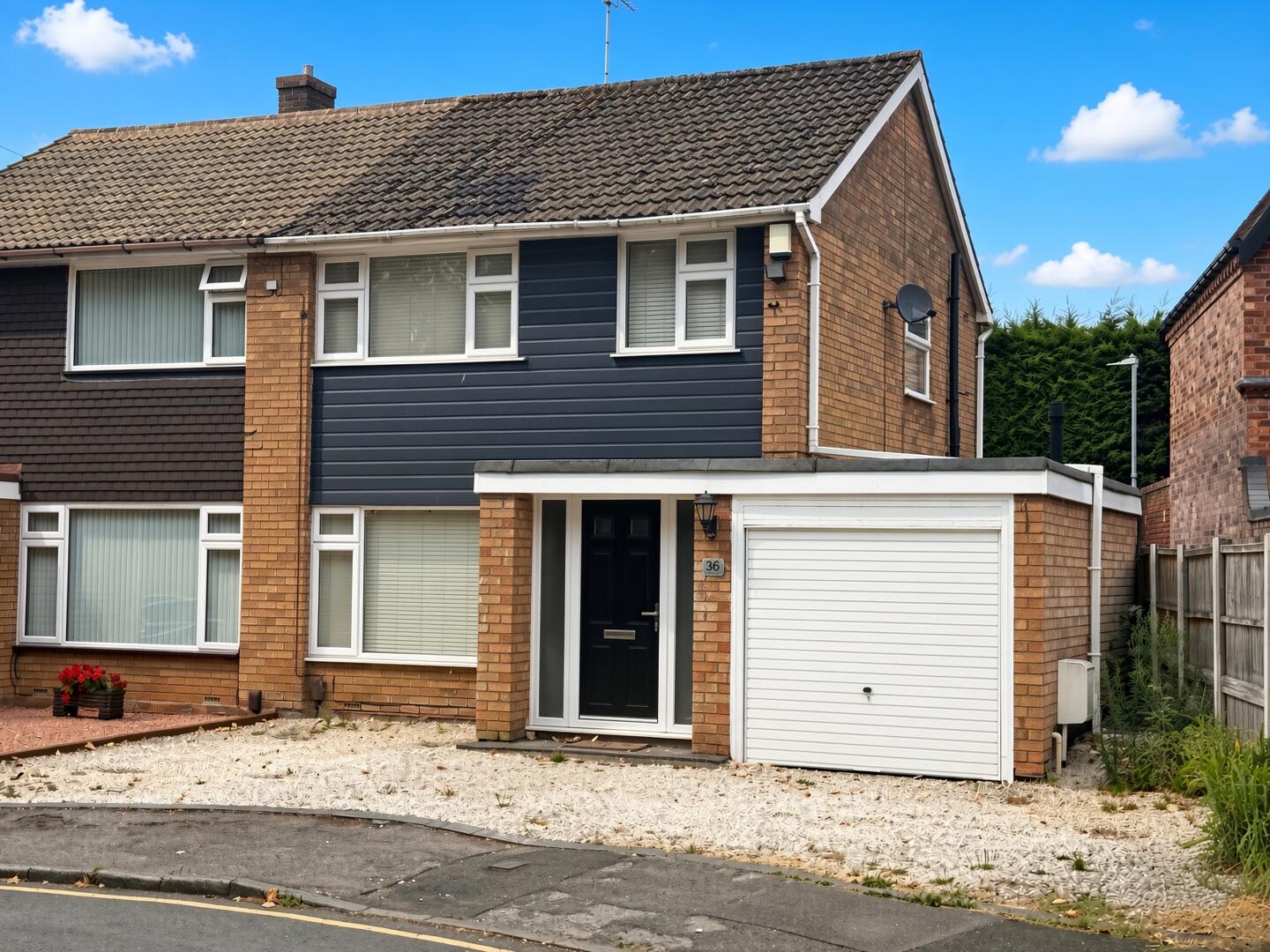 3 bed property in Station Road, Stourbridge